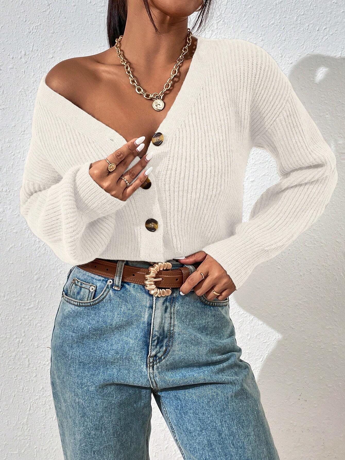 Stickad Vit Kofta med Knappar