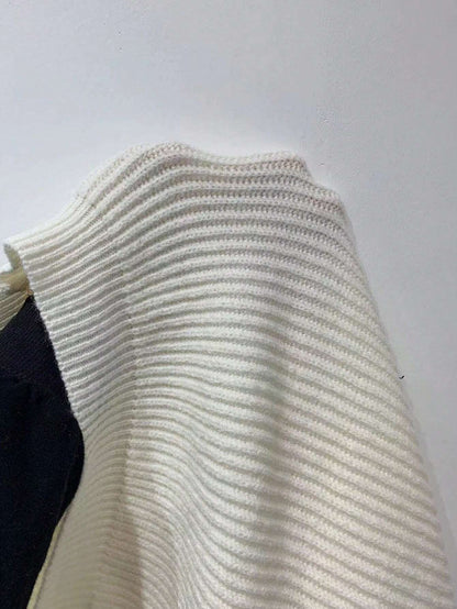 Stickad Vit Kofta med Knappar