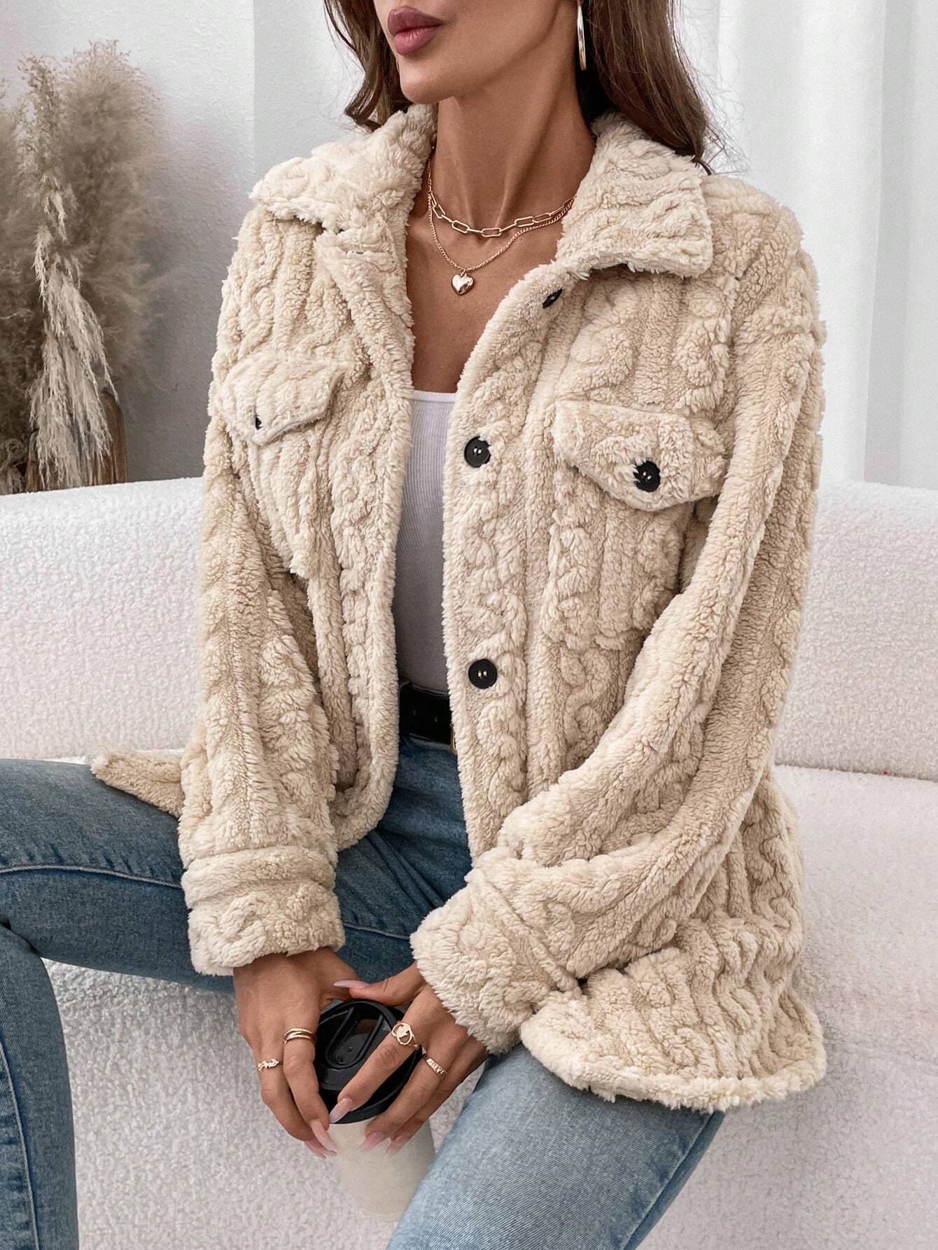 Teddyjacka med Knappdetaljer